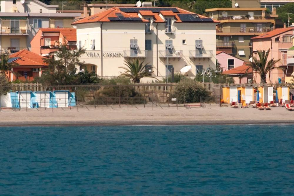 Residence Villa Carmen fronte mare a 50 mt Pietra Ligure Esterno foto