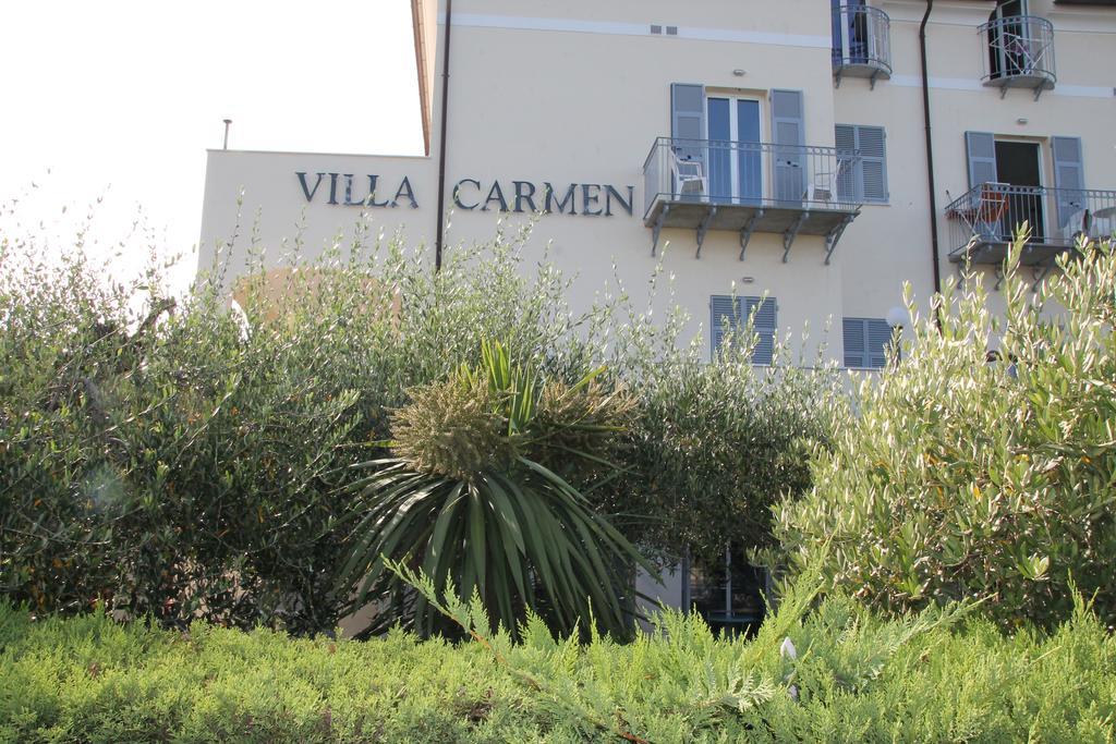 Residence Villa Carmen fronte mare a 50 mt Pietra Ligure Esterno foto