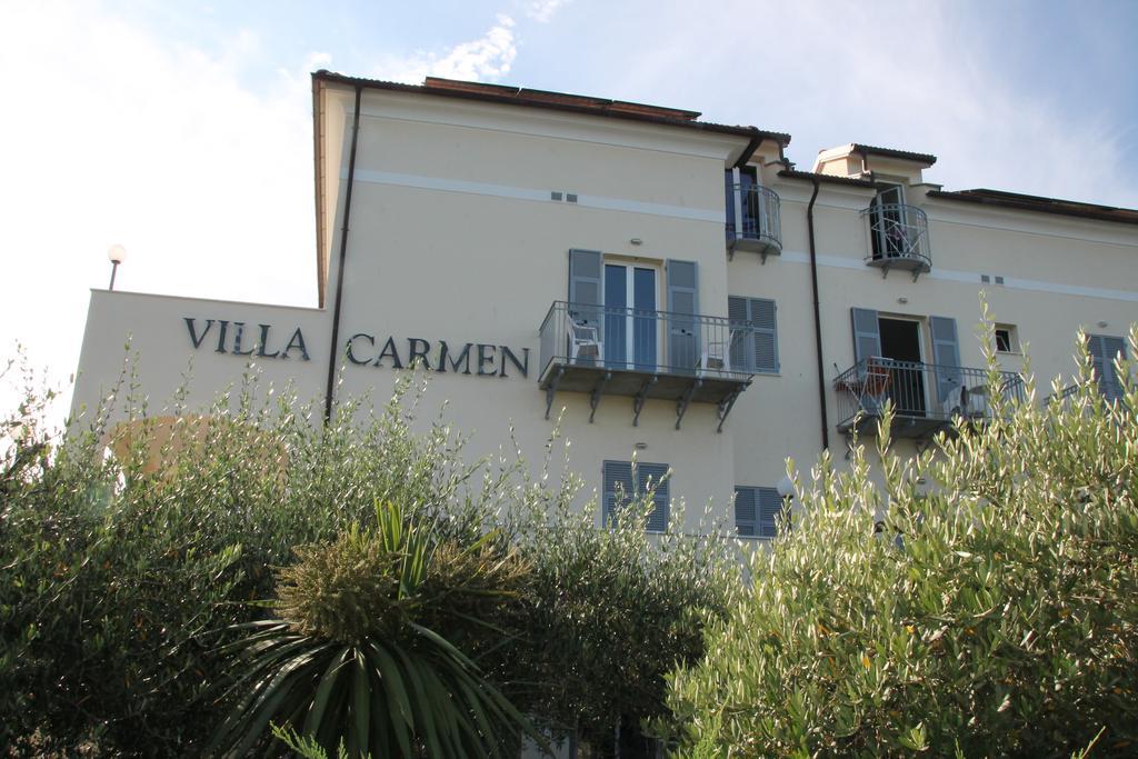 Residence Villa Carmen fronte mare a 50 mt Pietra Ligure Esterno foto