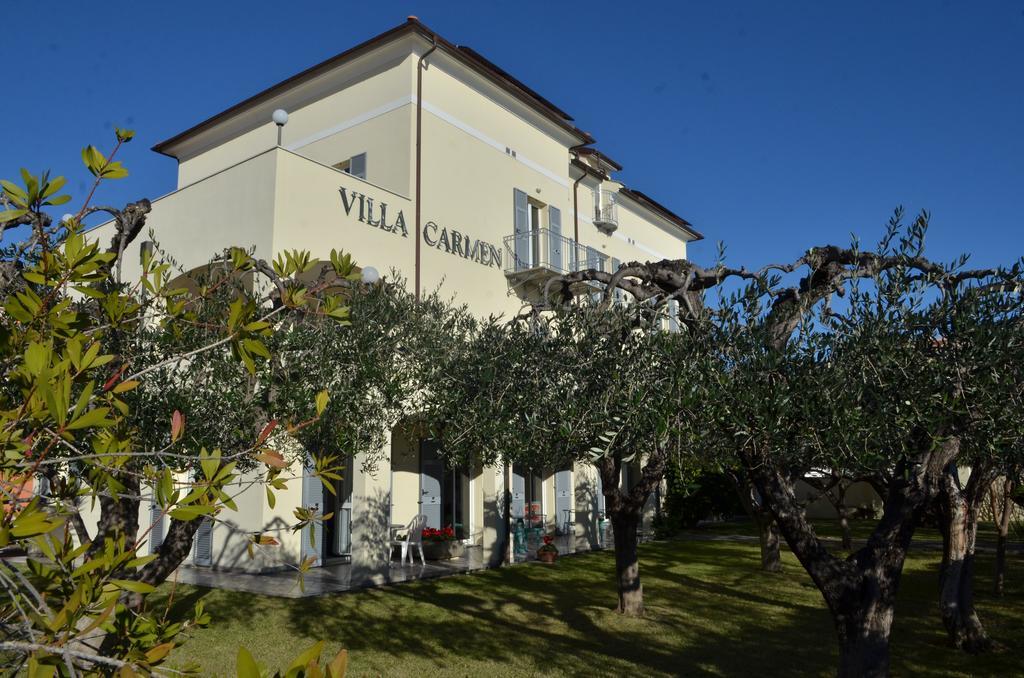 Residence Villa Carmen fronte mare a 50 mt Pietra Ligure Esterno foto