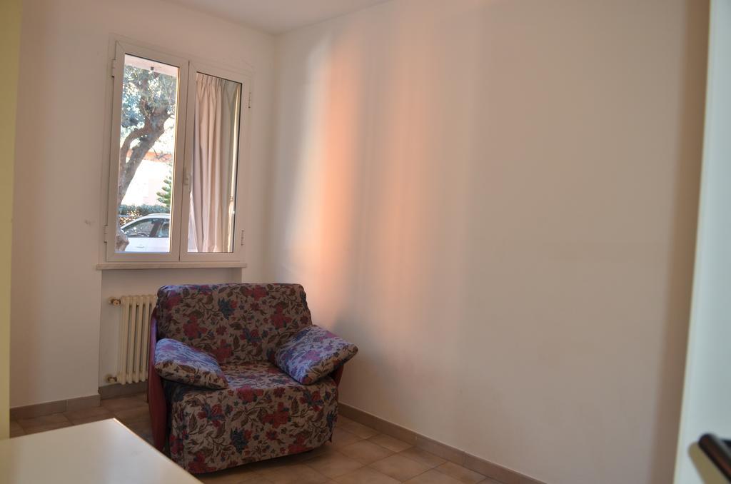 Residence Villa Carmen fronte mare a 50 mt Pietra Ligure Esterno foto