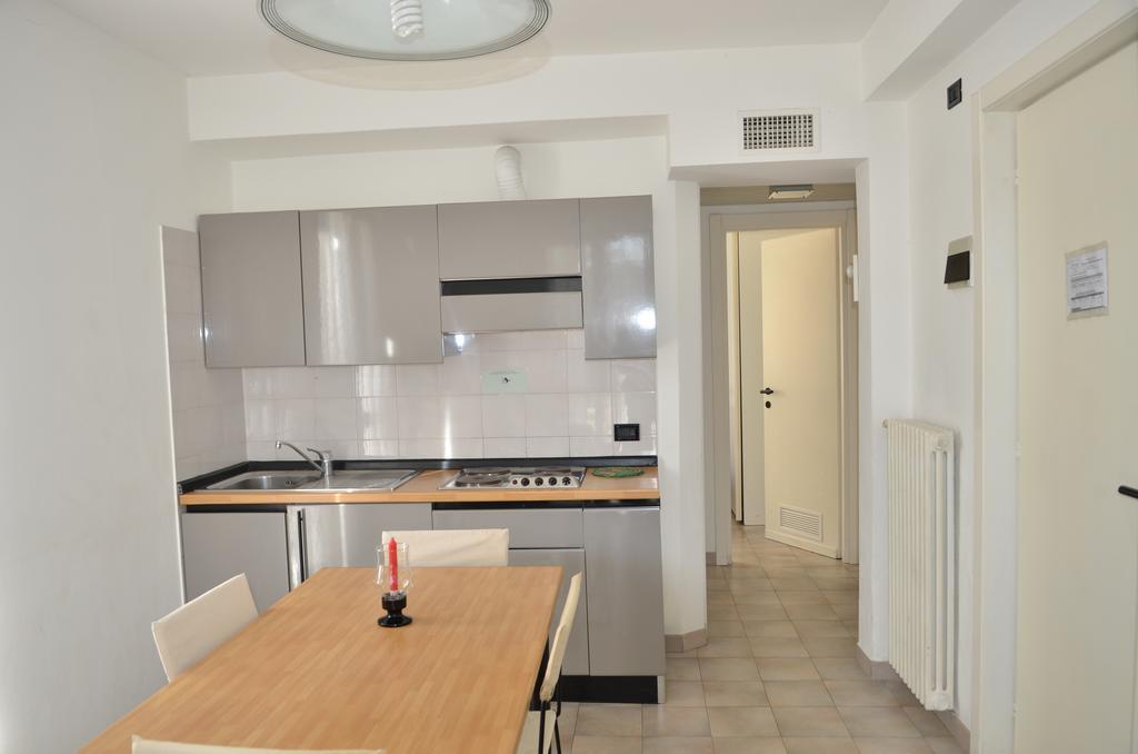 Residence Villa Carmen fronte mare a 50 mt Pietra Ligure Esterno foto