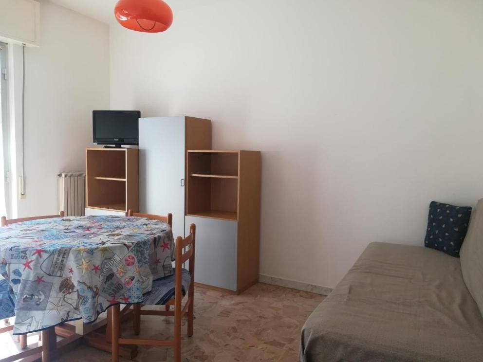 Residence Villa Carmen fronte mare a 50 mt Pietra Ligure Esterno foto