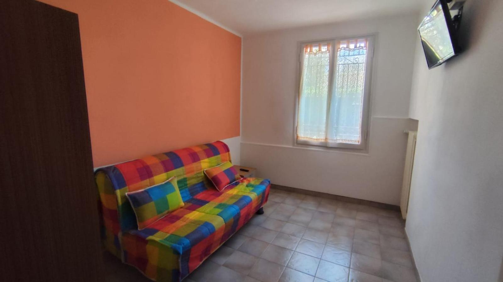 Residence Villa Carmen fronte mare a 50 mt Pietra Ligure Esterno foto