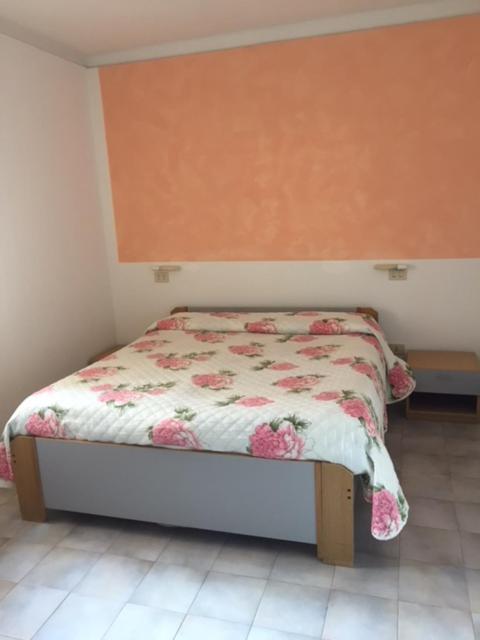 Residence Villa Carmen fronte mare a 50 mt Pietra Ligure Esterno foto