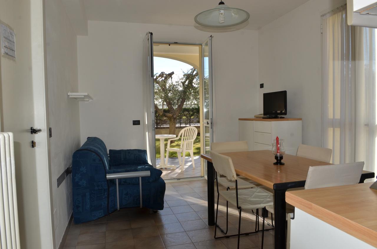 Residence Villa Carmen fronte mare a 50 mt Pietra Ligure Esterno foto